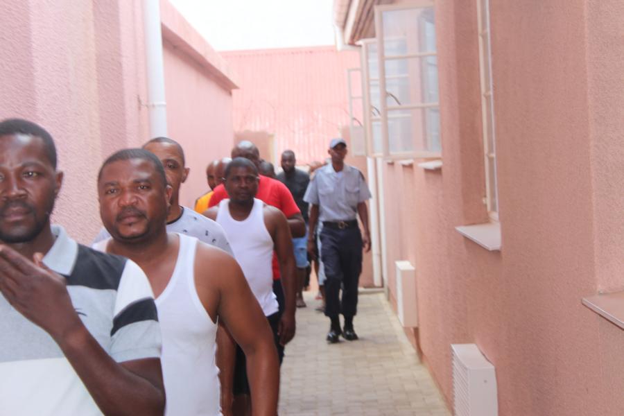 Wegen Betruges verhaftete Angolaner und Namibier; © Simon Kopper Endjala/NAMPA