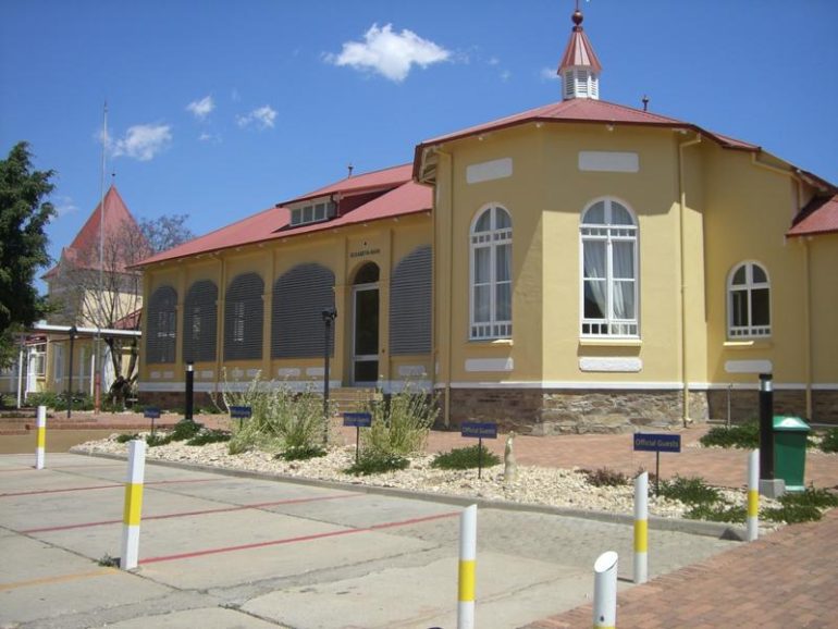 Elisabethhaus, Teil der NUST in Windhoek; Quelle: Pgallert/Wikimedia Commons, CC BY-SA 3.0