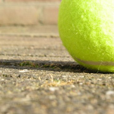 Tennis (Symbolbild); © FreeImages.com/Dennis Bos