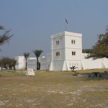 Fort Namutoni; © Lonelyplanet/Wikimedia Commons