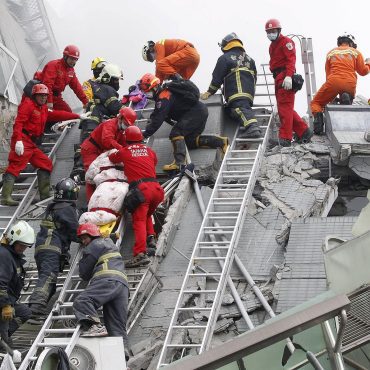 Rettungseinsatz nach dem Erdbeben in Taiwan; © Pichi Chuang/Reuters-NAMPA