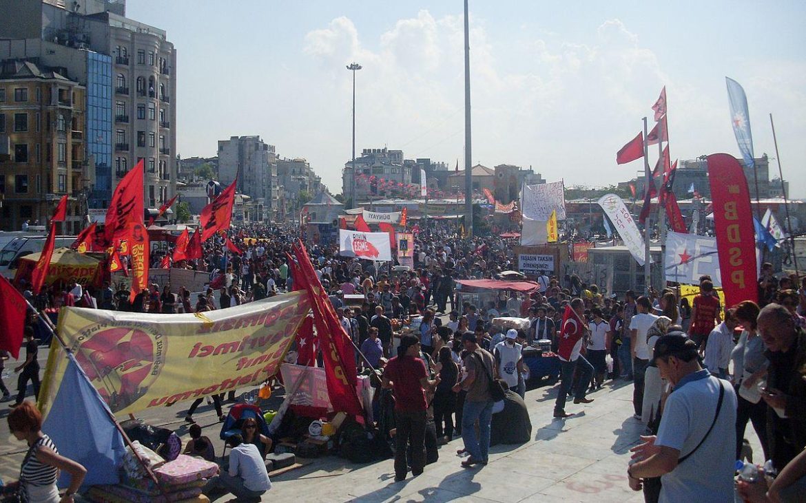 Proteste in der Türkei (Archivaufnahme); © VikiPicture/Wikimedia Commons