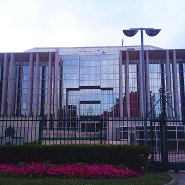 Hauptsitz von Interpol in Lyon; © Massimiliano Mariani/Wikimedia Commons