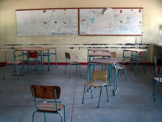 Klassenzimmer in Namibia (Archivaufnahme); Caitlin Heller from Jackson Heights, NY, USA - Classroom, CC BY 2.0, https://commons.wikimedia.org/w/index.php?curid=4300149