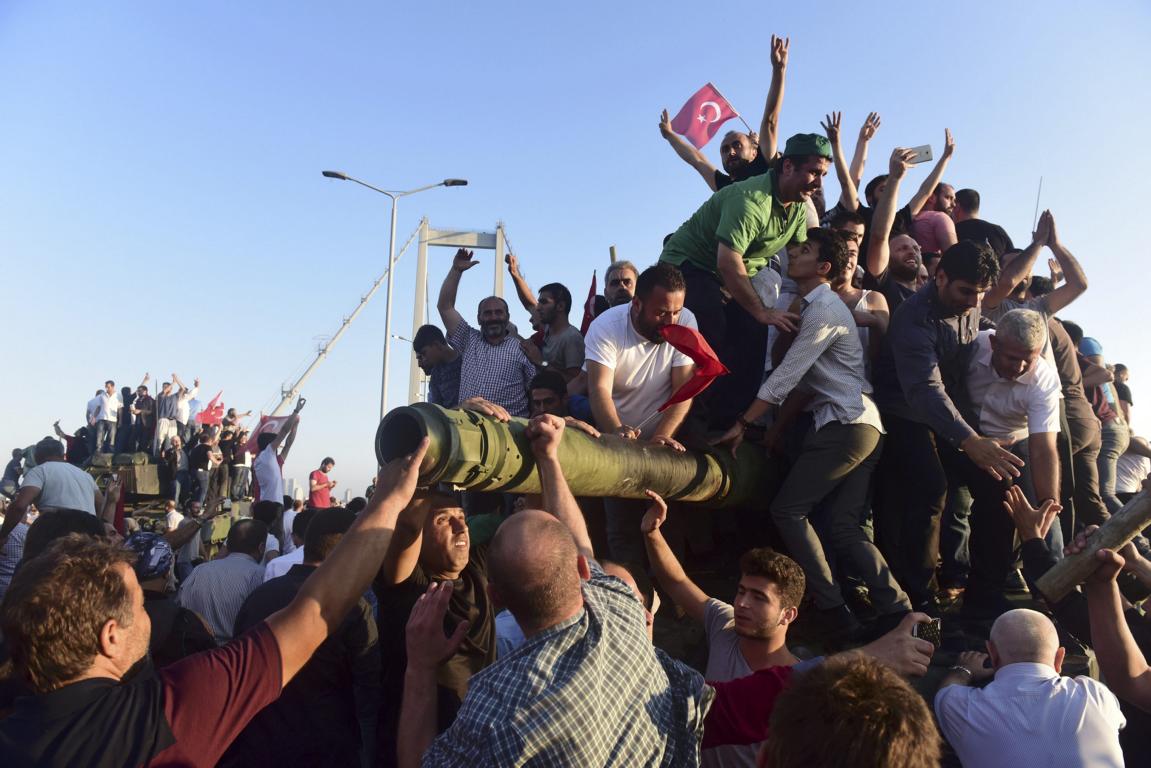 Freude nach dem scheinbar gescheiterten Putsch: © Yagiz Karahan/Reuters-NAMPA