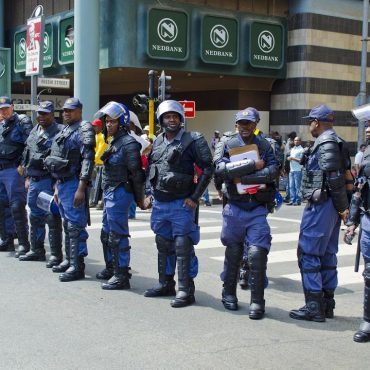Bereitschaftspolizisten in Johannesburg (Archivaufnahme); © Jaxons/iStock