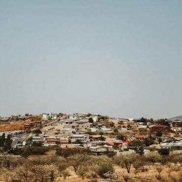 Die durschnittlichen Immobilienpreise waren auch im zweiten Quartal 2022 in Windhoek am höchsten; © caughtinthe/iStock