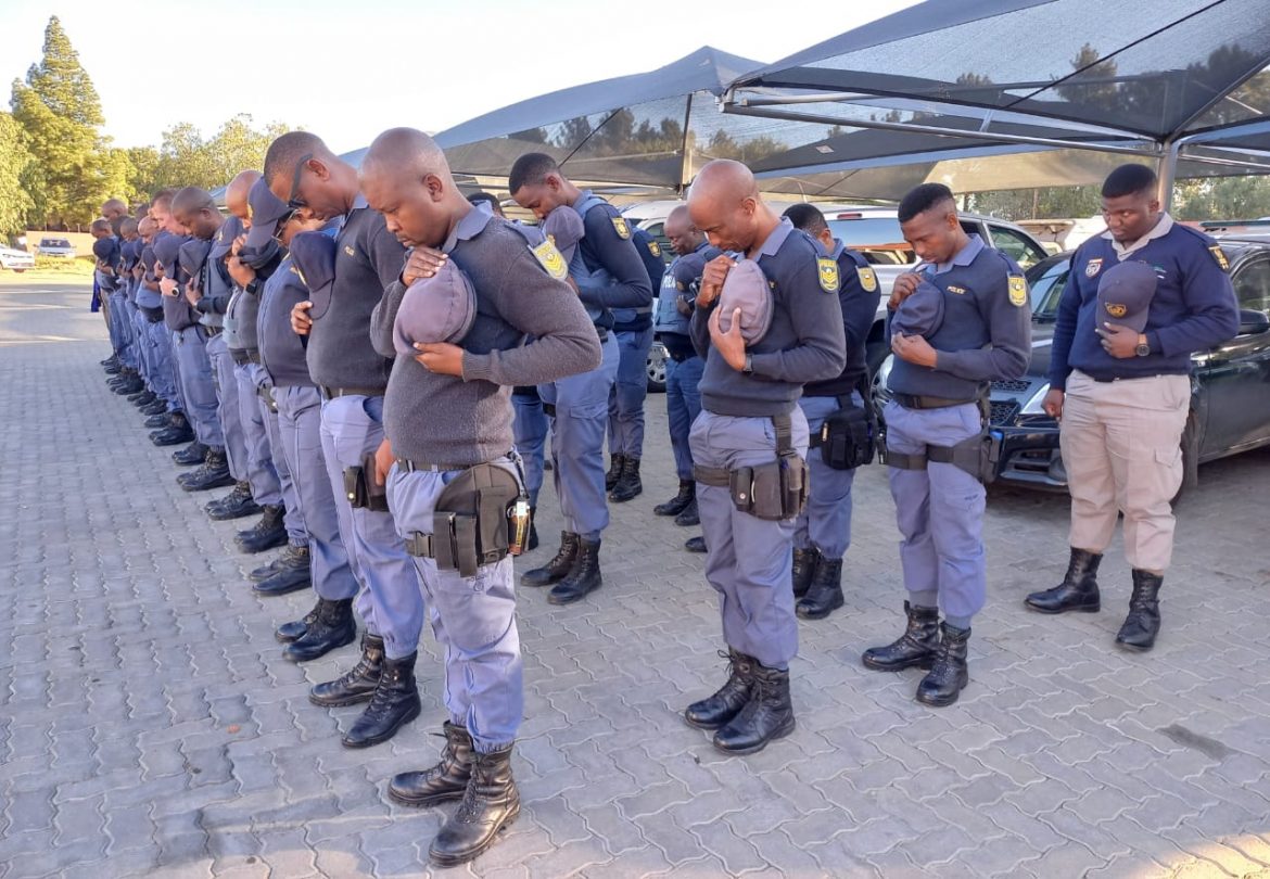 Polizisten der SAPS bei einer Übung; © SAPS/Facebook