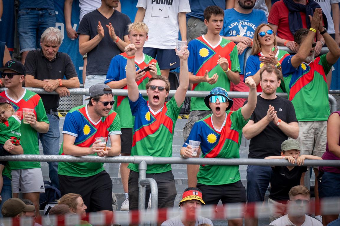 Namibische Faustballfans bei der WM in Mannheim; © Peter Stumpf