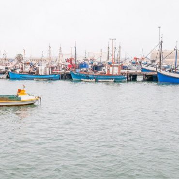 Fischerboote im Hafen von Lüderitz (Archivaufnahme); © GroblerduPreez/iStock