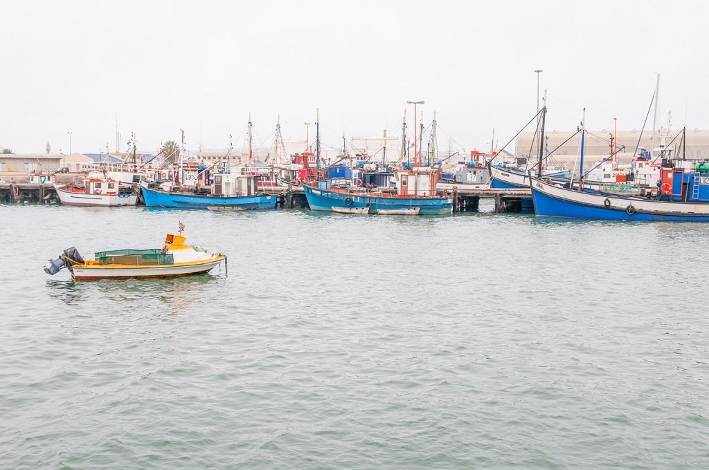 Fischerboote im Hafen von Lüderitz (Archivaufnahme); © GroblerduPreez/iStock