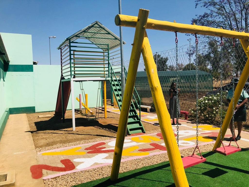 Der neue Kinderspielplatz im Gefängnis; © Hitradio Namibia