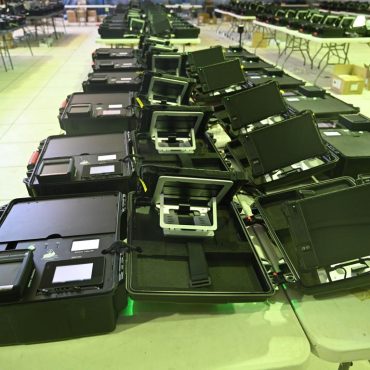 Geräte der ECN zur Registrierung namibischer Wähler; © ECN