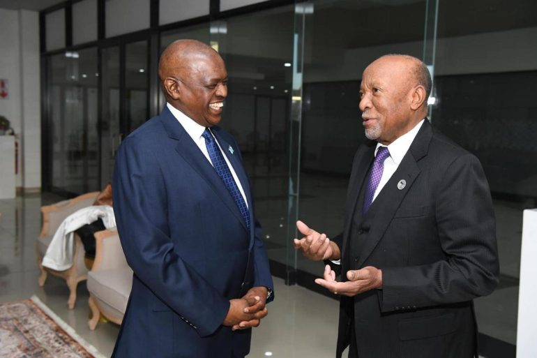 Namibias Präsident Nangolo Mbumba (rechts) mit seinem botswanischen Amtskollegen Mogkweetsi Masisi; © NamPresidency
